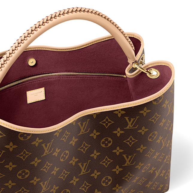 Louis Vuitton Again