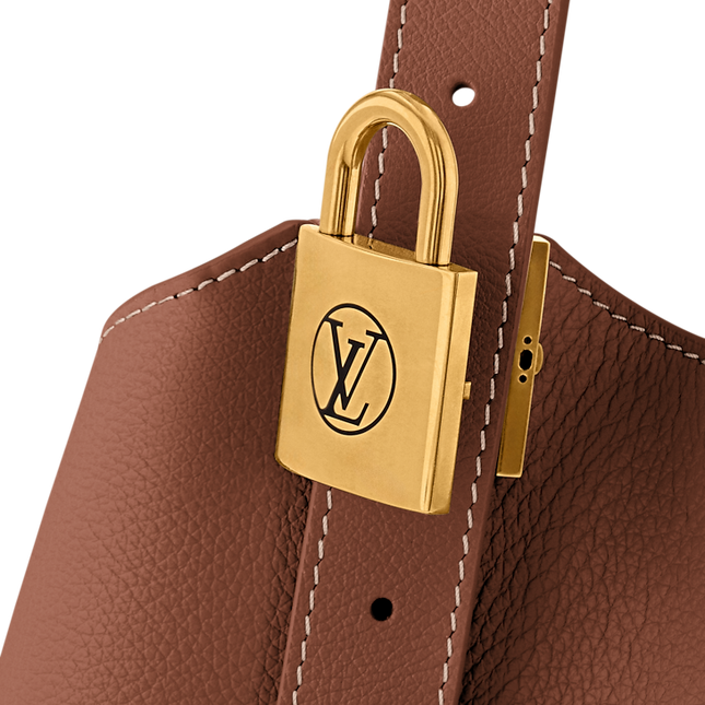 Louis Vuitton Low Key Hobo MM-Cognac